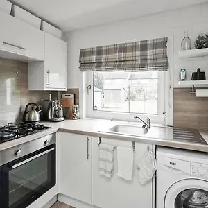 House With Garden And Parking 15 Min To Center Edinburgh